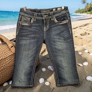 Miss Me shorts Size 26 💖